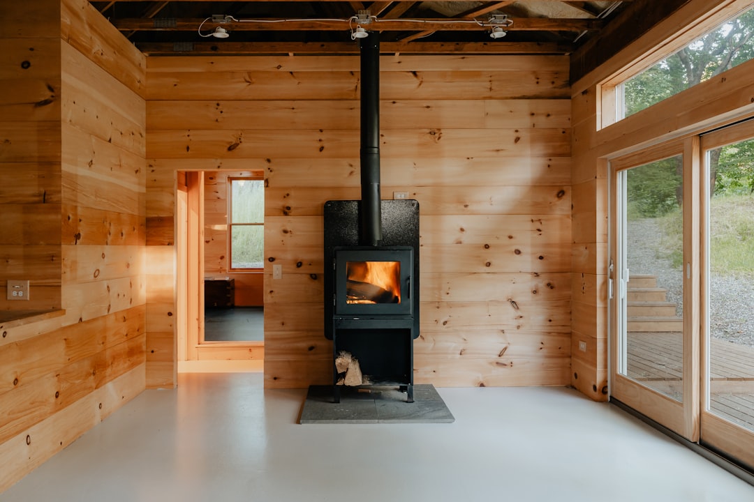 home-hero Cozy fireplace (IG: @clay.banks)